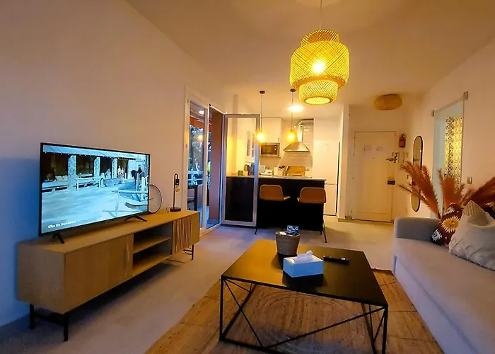 Cozy 2-Bed 2-Bathroom Apartment In Marbella Town Centre