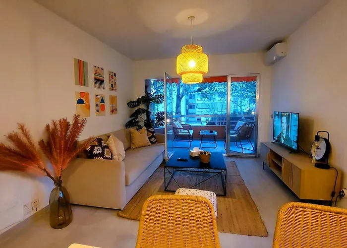 Cozy 2-Bed 2-Bathroom Apartment In Marbella Town Centre