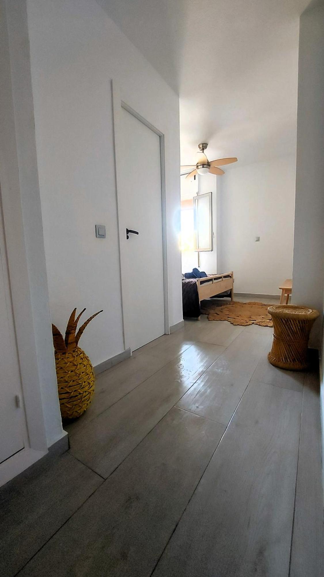 Cozy 2-bed 2-bathroom In Town Centre Apartamento