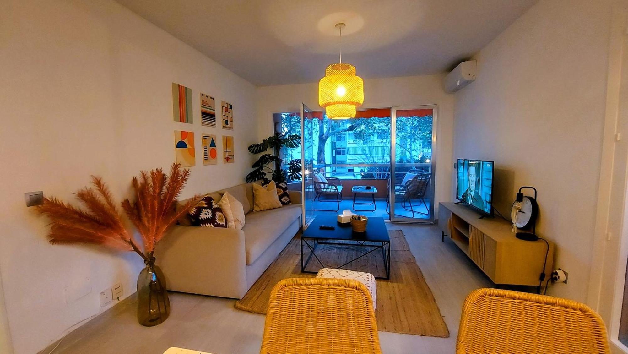 Cozy 2-bed 2-bathroom In Town Centre Apartamento Marbella