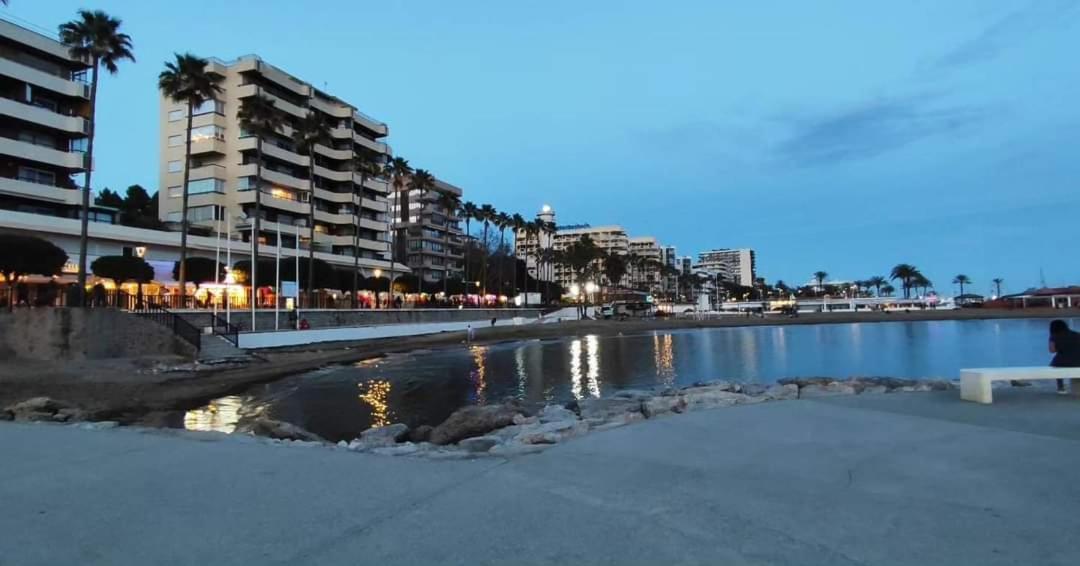 Cozy 2-bed 2-bathroom In Town Centre Apartamento Marbella